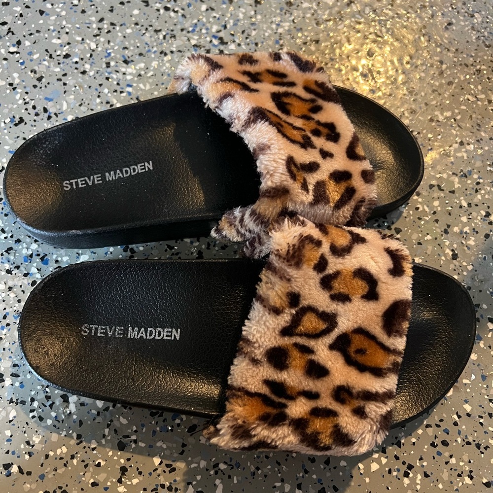 Steve Madden leopard fur slip on slippers
